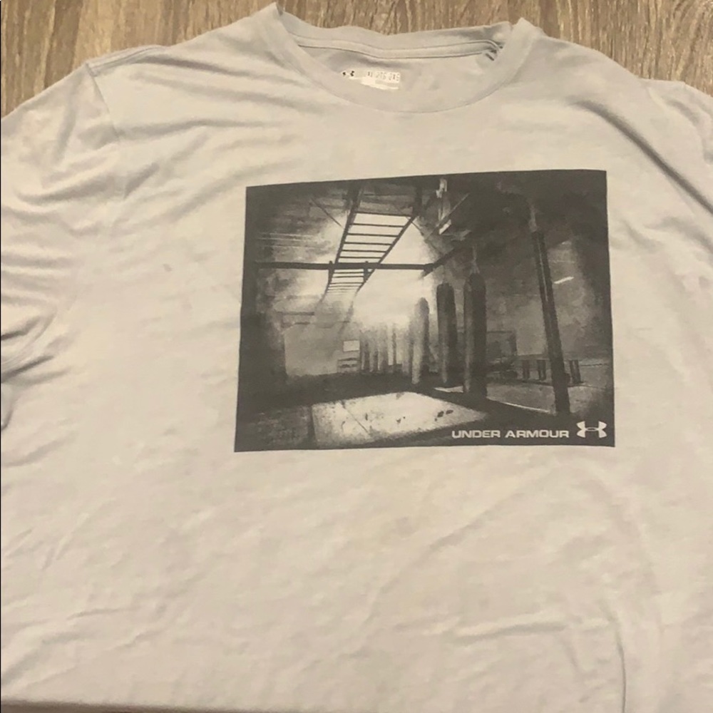 Under Armour Heat Gear T. (Loose fit)